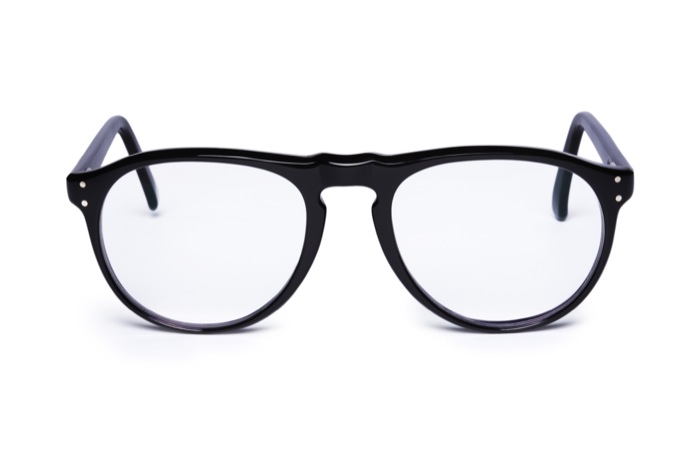 http://www.maisonbonnet.com/images/montures/700/019-lunette-en-acetate-noire-modele-emi-10-1-front-maison-bonnet-700.jpg